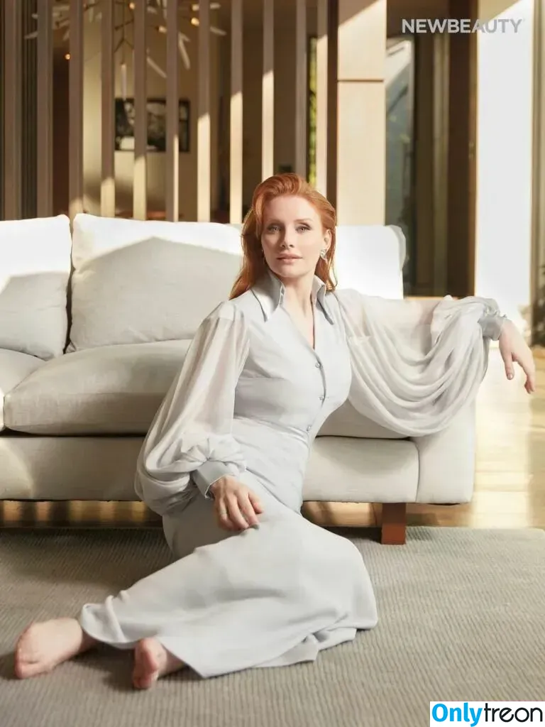 Bryce Dallas Howard nude photo #0418 (brycedhoward)
