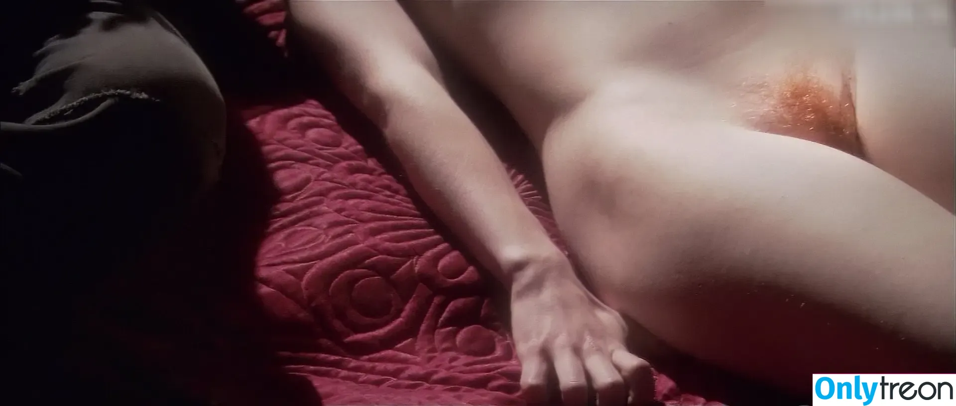 Bryce Dallas Howard nude photo #0662 (brycedhoward)