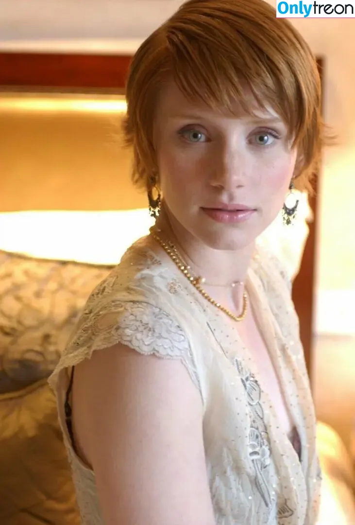 Bryce Dallas Howard nude photo #0801 (brycedhoward)