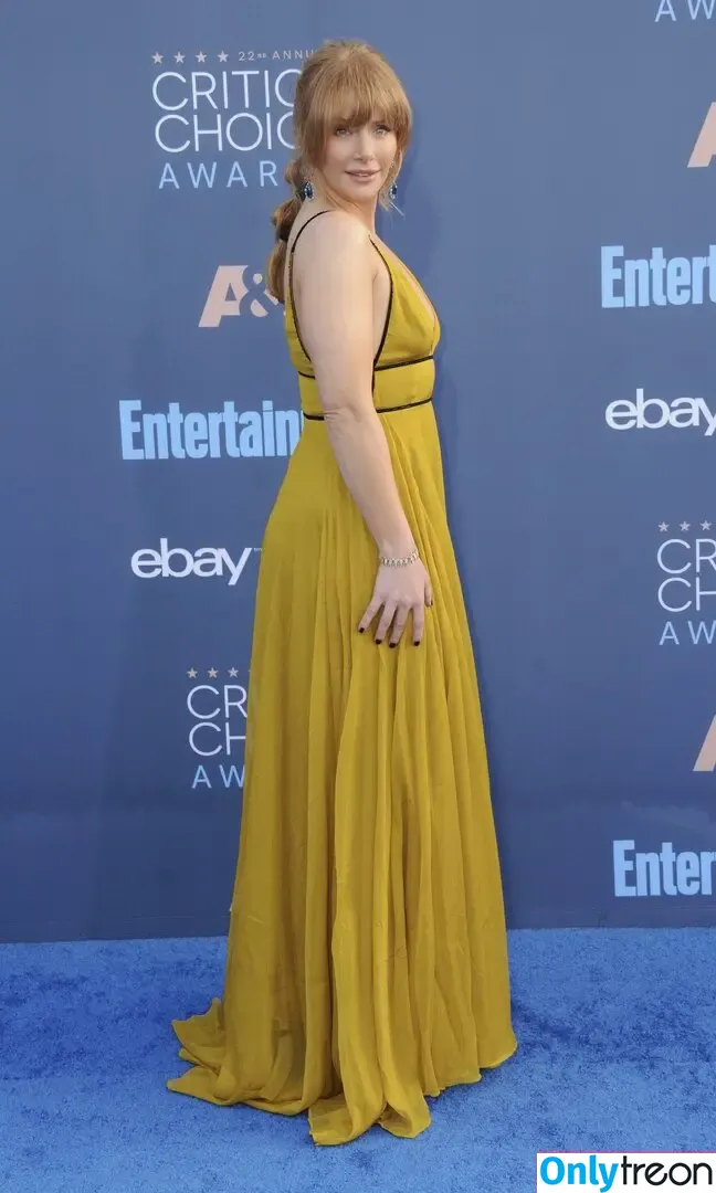 Bryce Dallas Howard nude photo #0908 (brycedhoward)