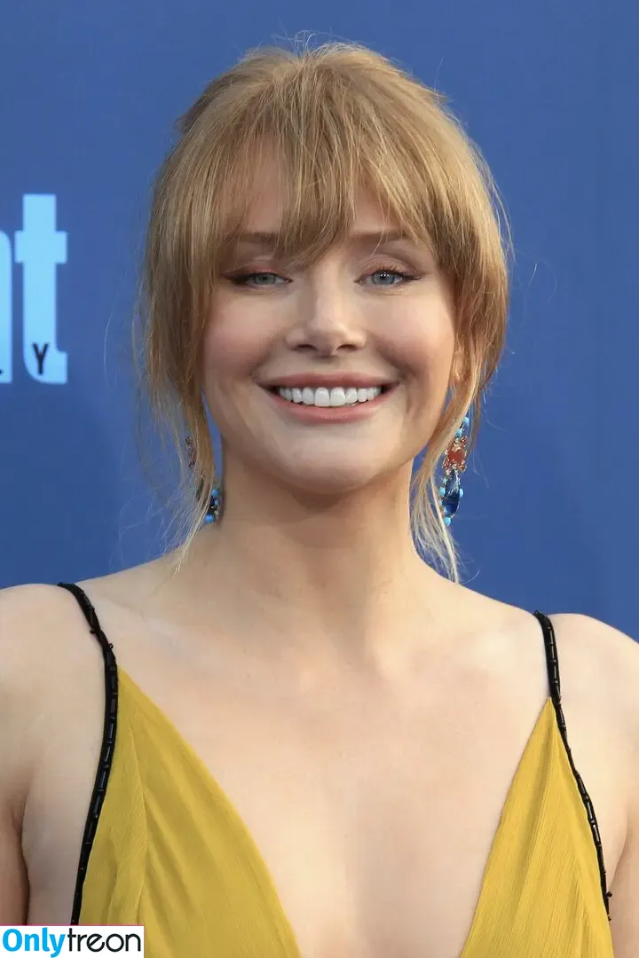 Bryce Dallas Howard nude photo #0910 (brycedhoward)