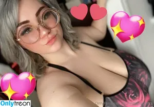 bunniegloomxx / xomgitsbunnie nude photo #0011