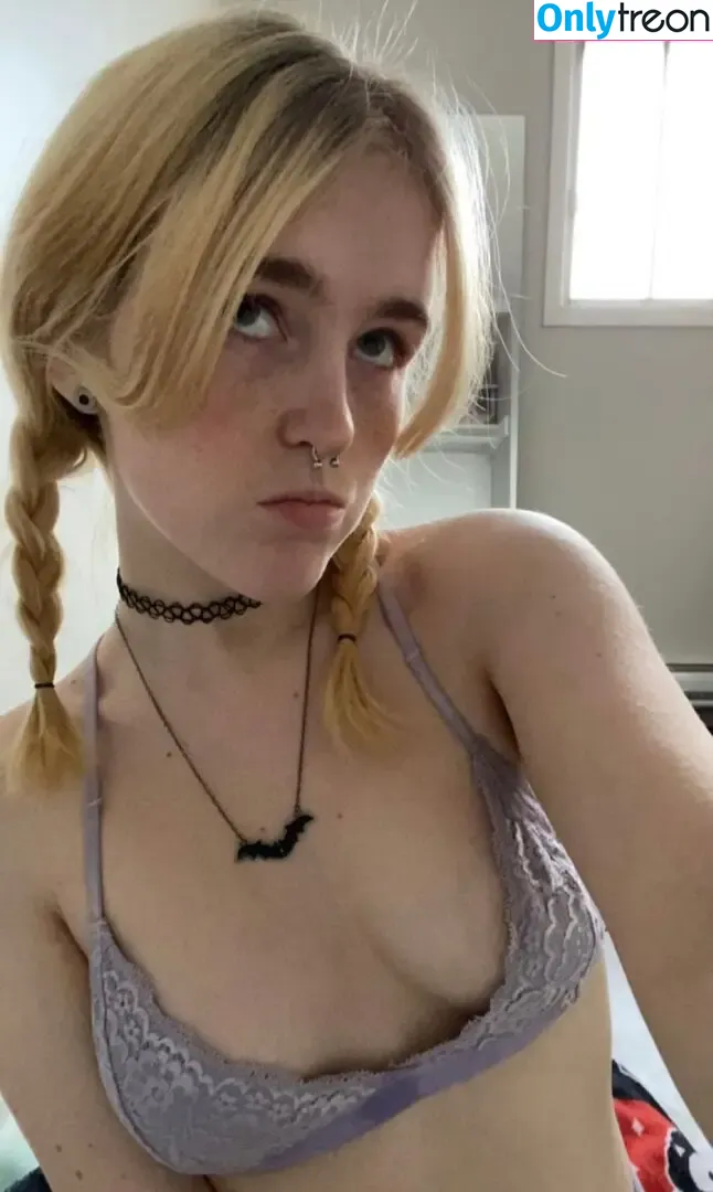 bunniivampir nude photo #0001 (bunniivampir)