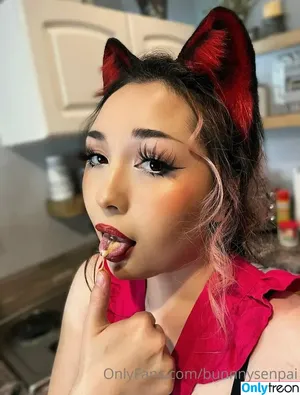 bunnnysenpai / bunni_senpaiii nude photo #0030