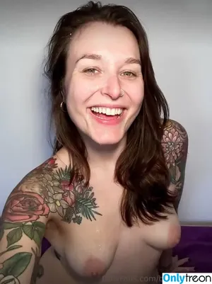 Bunny Barnett / thedolphingirl / bunnybarnett nude photo #0002