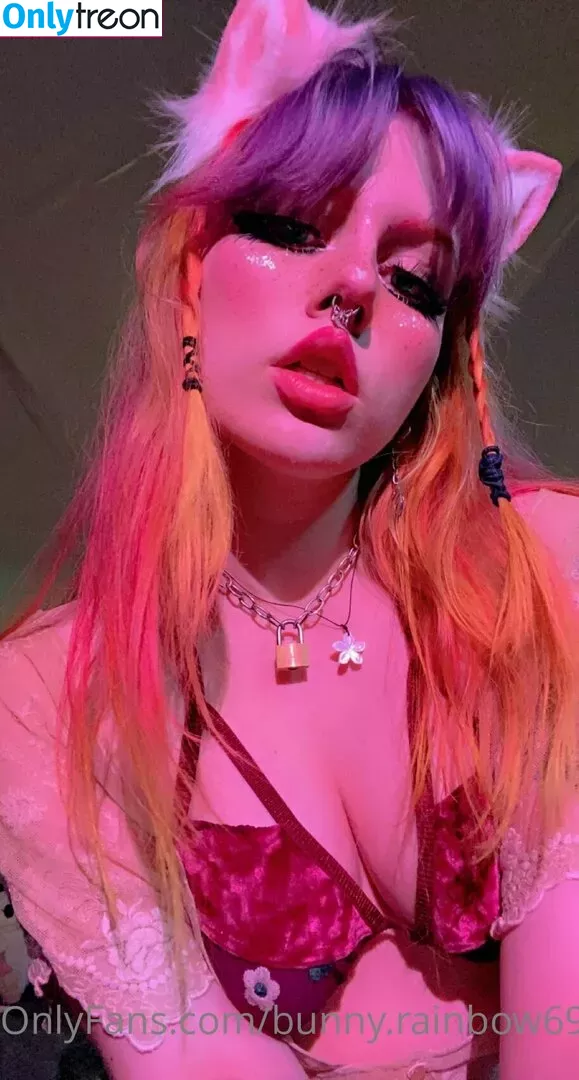 bunny.rainbow69 nude photo #0001 (tatted_skittlez_69)