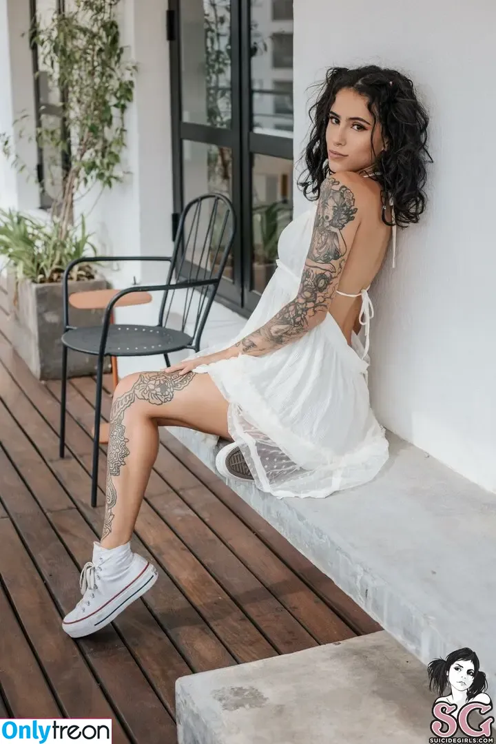 Bunnysaray nude photo #0094 (rayemidio_)