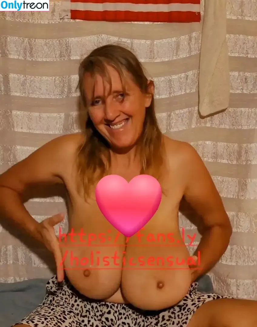 Busty Petra nude photo #0115 (Holisticsensual)