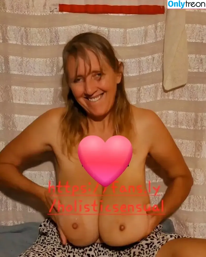 Busty Petra nude photo #0116 (Holisticsensual)