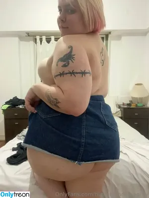 bustyblondinaughty / babesgalleryofficial nude photo #0002