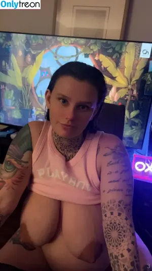 bustybunnixxx / bustybunni2.0 nude photo #0098