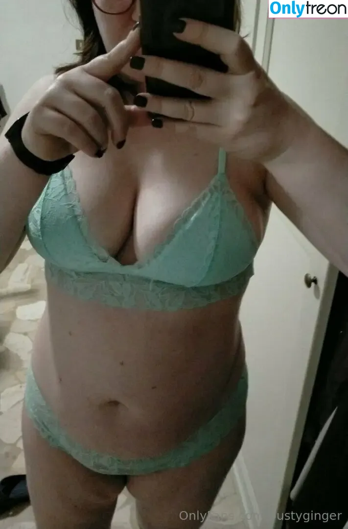 BustyGinger nude photo #0022 (Jessica Whyte / busty_ginger)