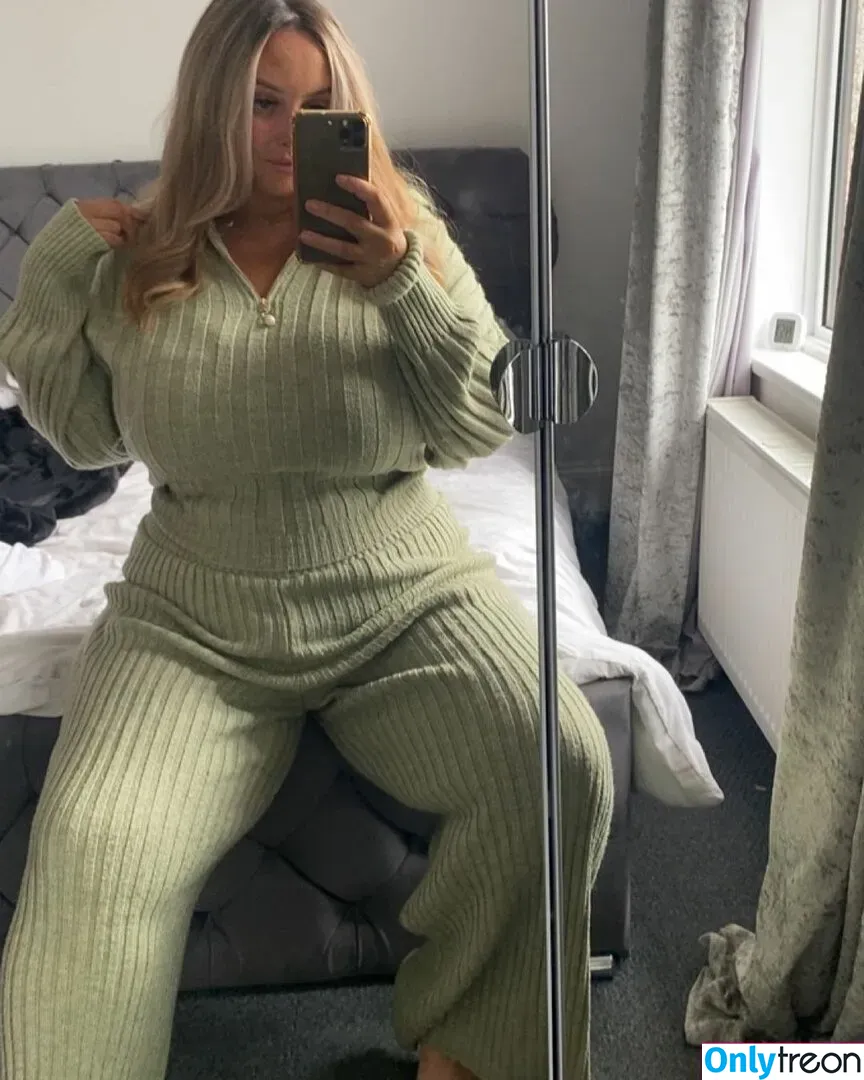 bustyholly nude photo #0062 (Bustyhollyy / Onlyhollyx)