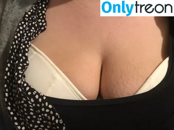 Bustylandlady02 nude photo #0090 (customlandla)