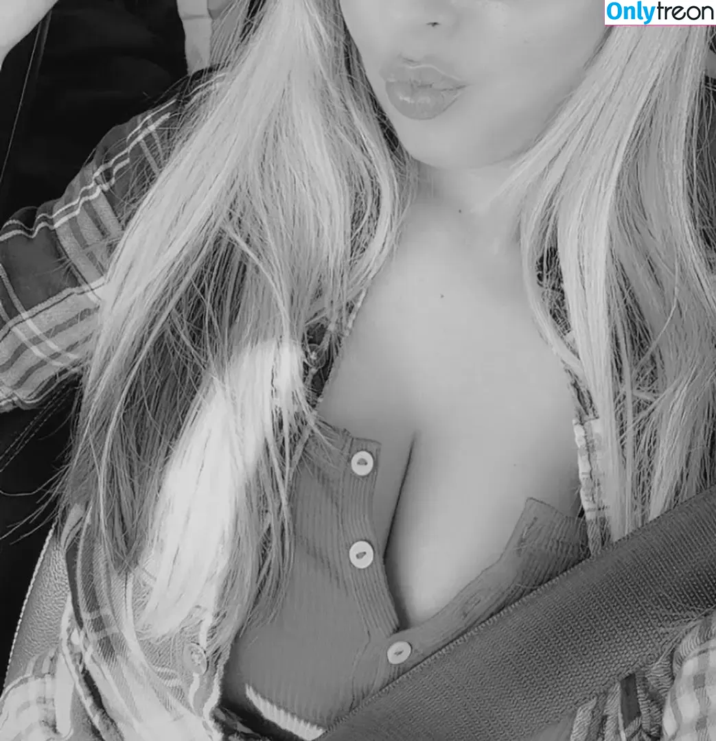BustyVeronica nude photo #0025 (Veronicaisbusty / ladyveronica_)
