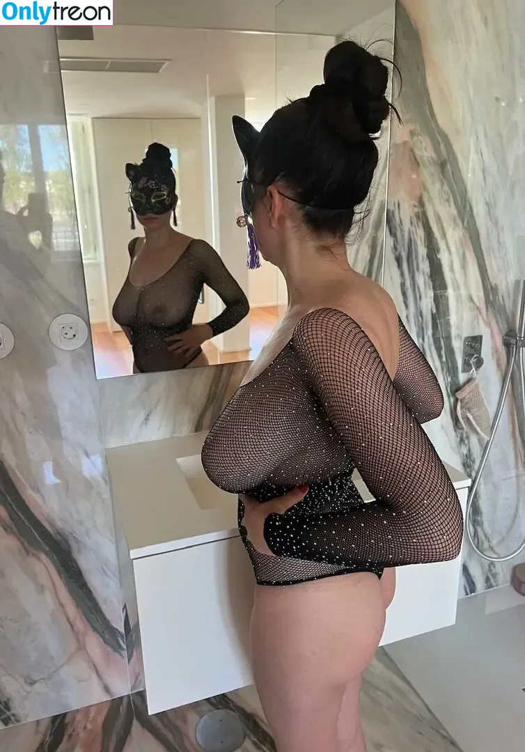 bustyxl nude photo #1396 (busty_barbie)