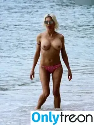 Busy Philipps / busyphilipps nude photo #0139