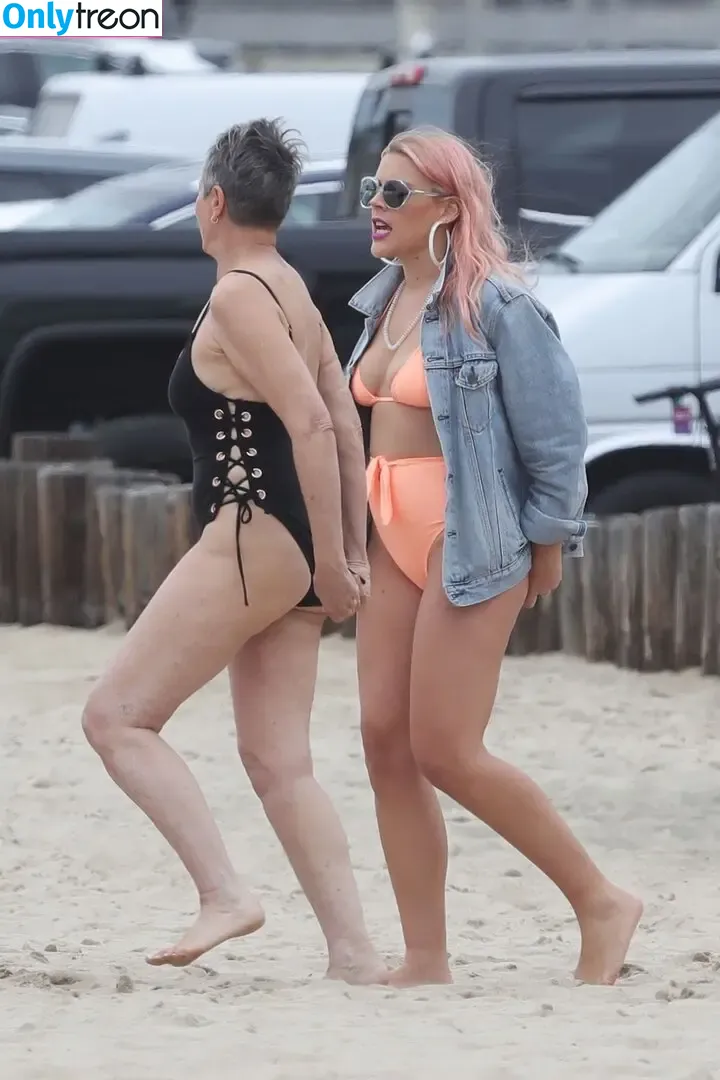 Busy Philipps nude photo #0165 (busyphilipps)