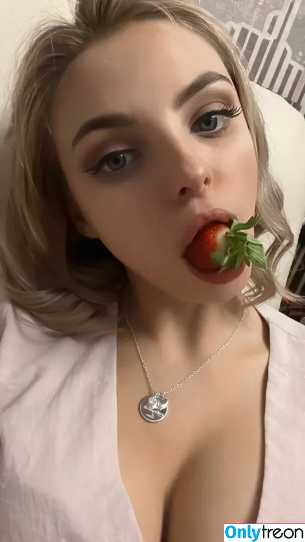busya18plus nude photo #0098 (busya18)