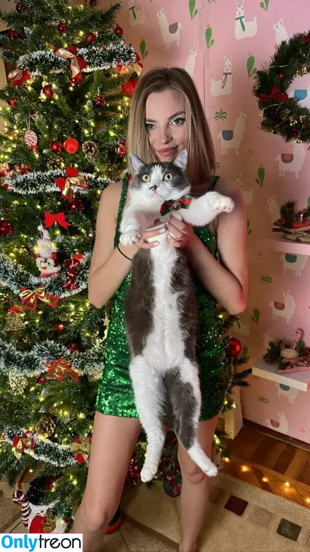 busya18plus nude photo #0167 (busya18)