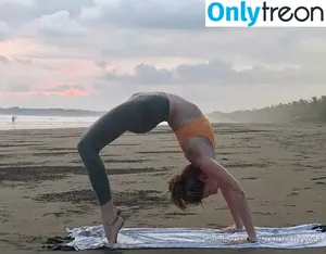 butterflyyoga / butterfly.yoga nude photo #0013