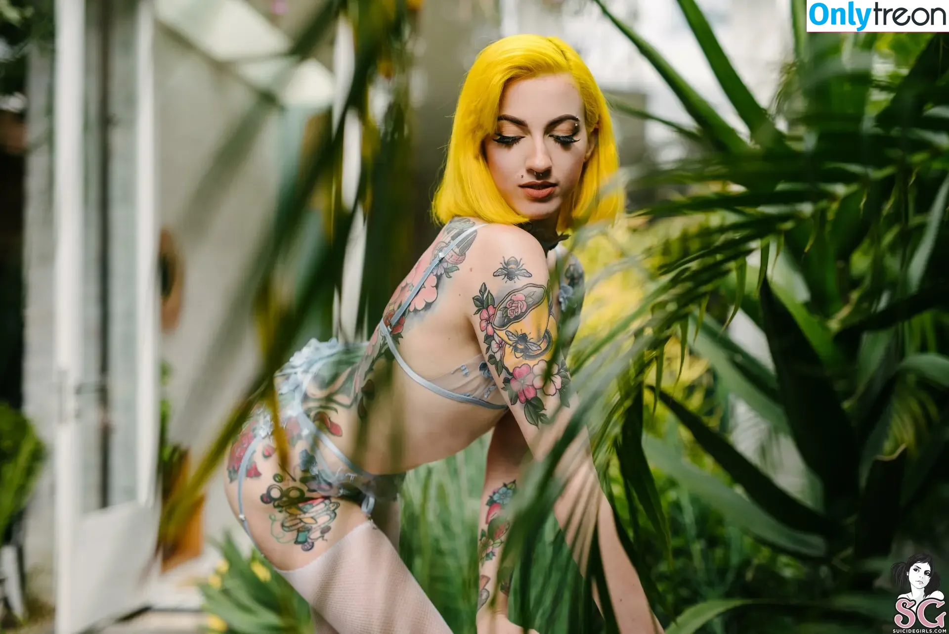 Buttonz nude photo #0036 (Buttonz)