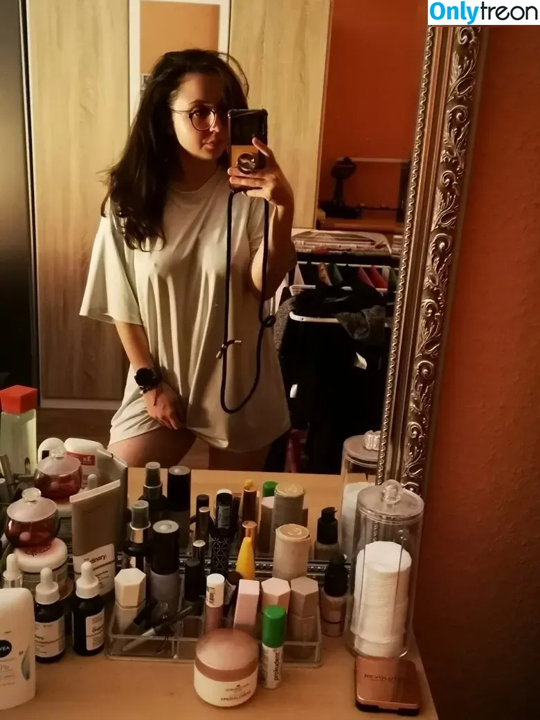 Caattiiy nude photo #0005 (CaaTTiiYY)