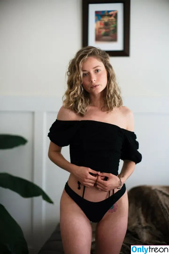 Cait Del Mar nude photo #0649 (caitblu / caitdelmar / cdm.darling)