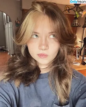 Caitibugzz / caitibugzz_ / caitybugs nude photo #0001