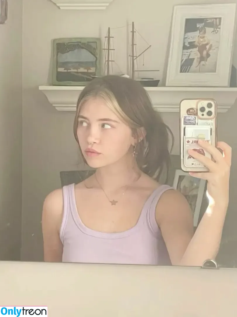 Caitibugzz nude photo #0005 (caitibugzz_ / caitybugs)