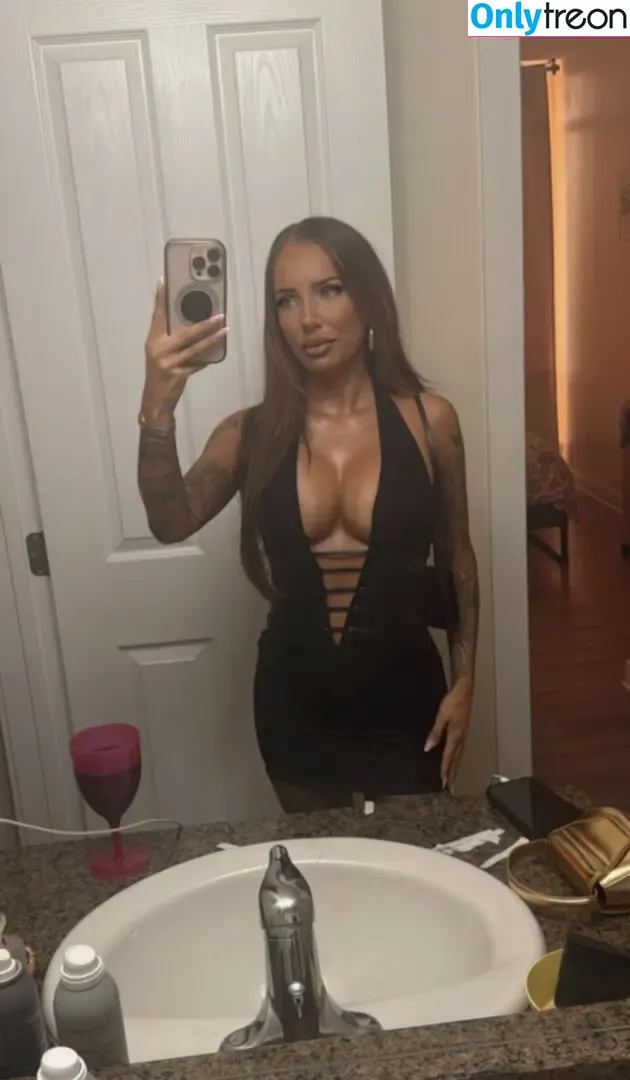 Caitlin Fladager nude photo #0015 (caitlinfladager)