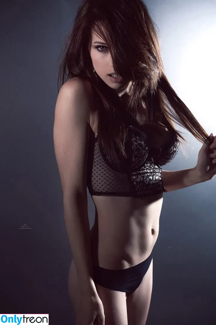 Caitlin McSwain nude photo #0023 (caitlindmcswain)