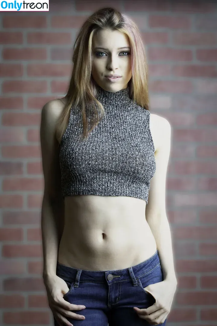Caitlin McSwain nude photo #0046 (caitlindmcswain)