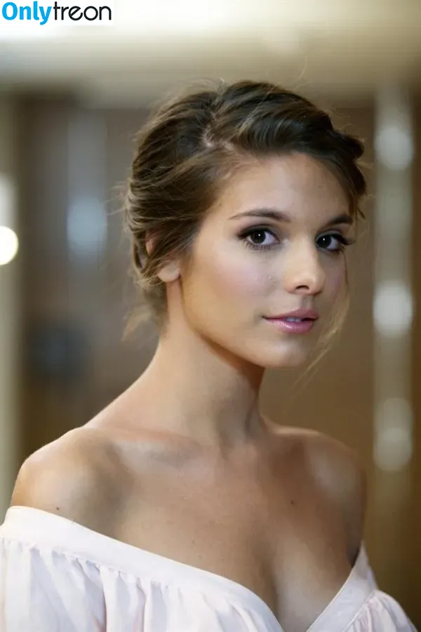Caitlin Stasey nude photo #0010 (caitlinstasey)