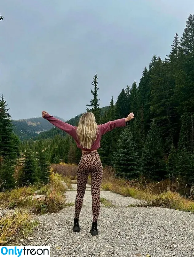 caitlynbabyxx nude photo #0060 (caity.babie)