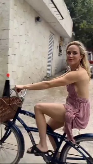 Caity Lotz / caitylotz nude photo #0008