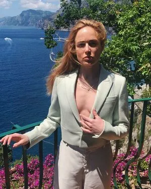 Caity Lotz / caitylotz nude photo #0129