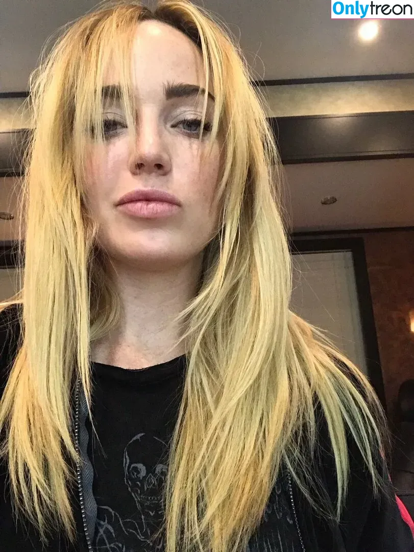 Caity Lotz nude photo #0108 (caitylotz)
