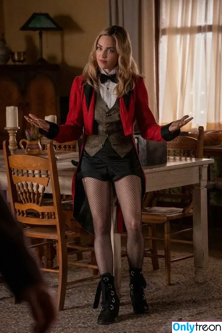 Caity Lotz nude photo #0117 (caitylotz)