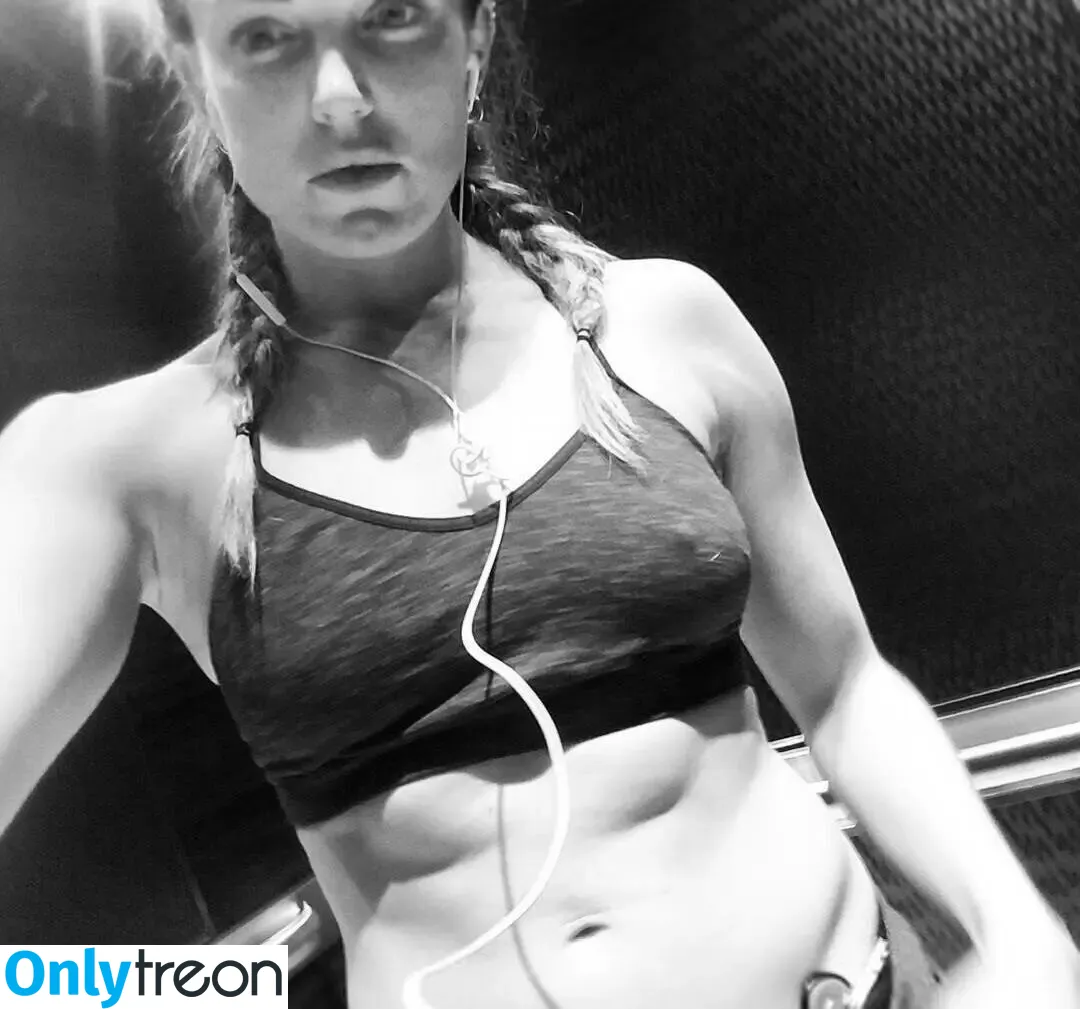 Caity Lotz nude photo #0372 (caitylotz)