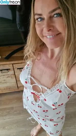calymorgan / caly.morgan7 nude photo #0405