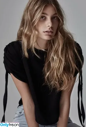 Camila Morrone / camilamorrone nude photo #0047