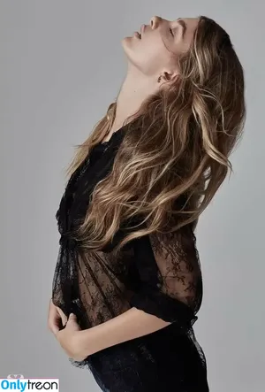 Camila Morrone / camilamorrone nude photo #0051