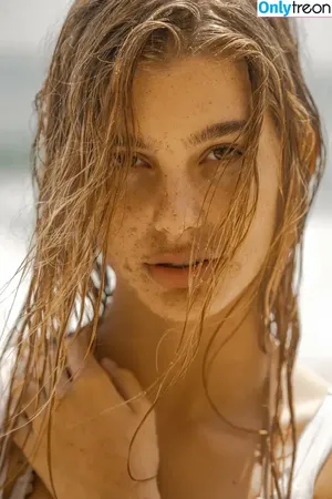 Camila Morrone / camilamorrone nude photo #0141
