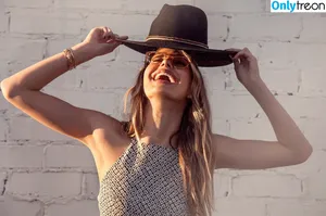 Camila Morrone / camilamorrone nude photo #0148