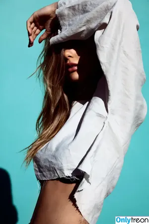 Camila Morrone / camilamorrone nude photo #0231