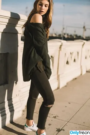 Camila Morrone / camilamorrone nude photo #0271