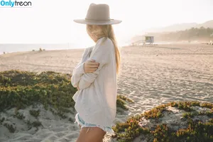 Camila Morrone / camilamorrone nude photo #0303