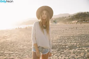 Camila Morrone / camilamorrone nude photo #0312