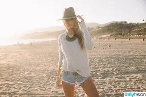 Camila Morrone / camilamorrone nude photo #0314